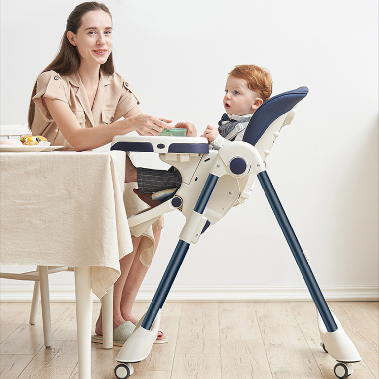 Pourquoi choisir une Chaise Haute Évolutive pour votre bébé? - Chaise-haute-luxtar-switch-1